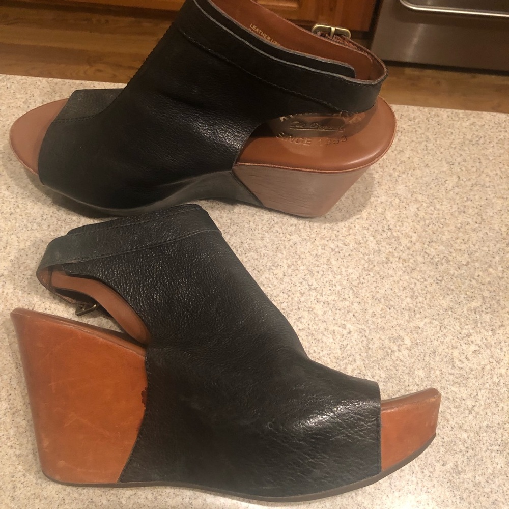 Kork-Ease Berit worn 4x’s
$180.00 orig 
Color:Black/Avana
Size:10
Width:M